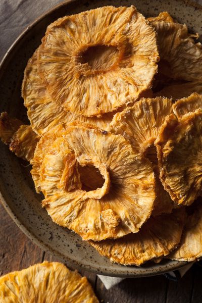 Dried pineapple